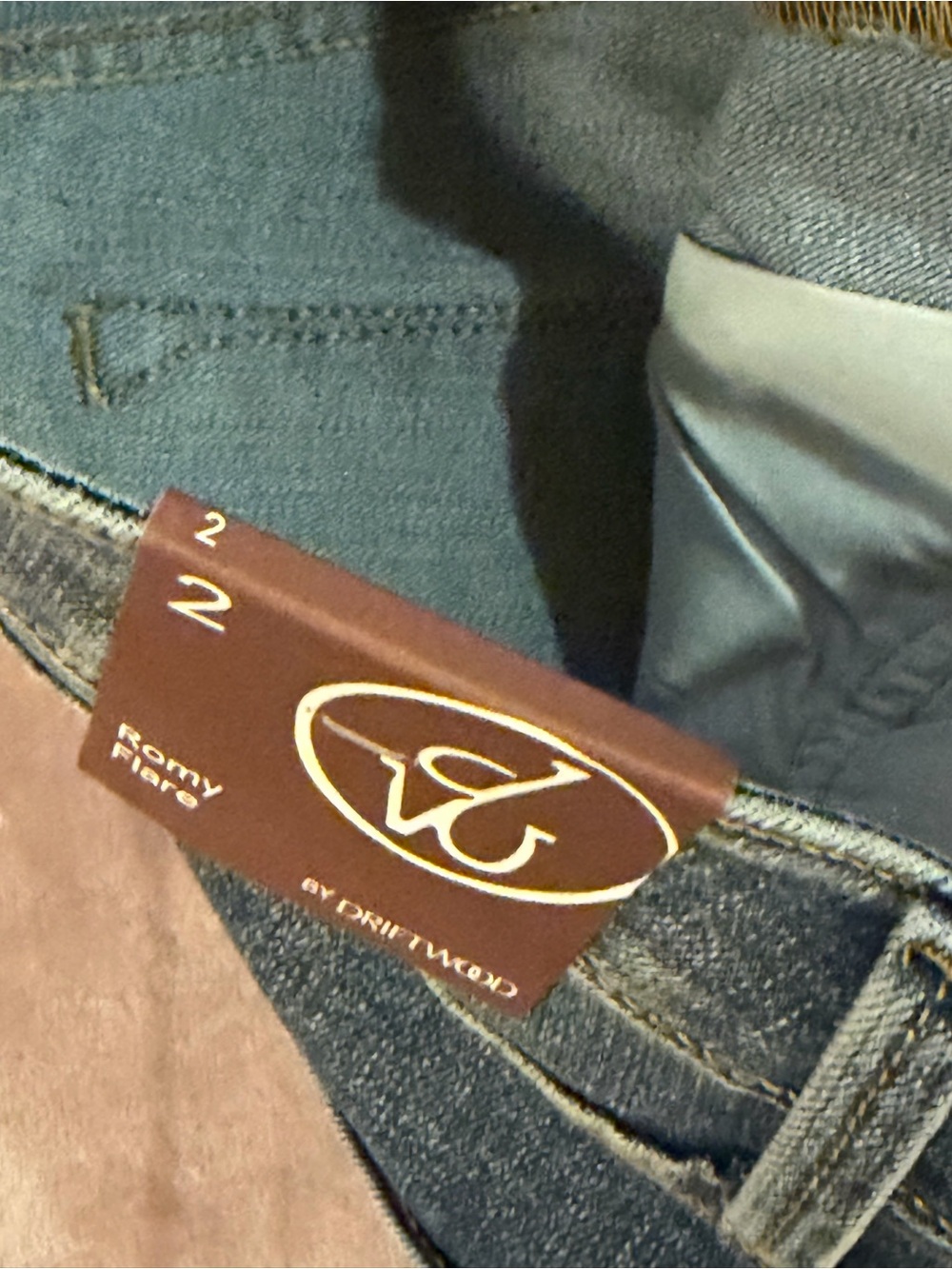 Driftwood Romy Flare jeans NWT - Picture 13 of 13
